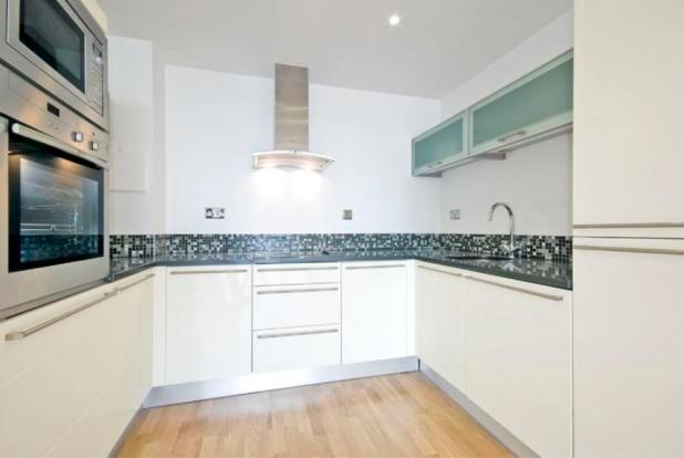 Studio Property for Sale in Canary Wharf, South Quay, E14 9DF by Adamson Knight Estate Agents