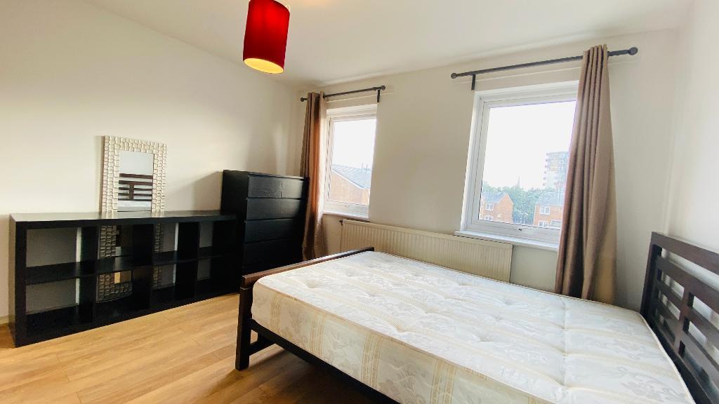 Town House to Rent in Hackney, N16 8UY by Adamson Knight Estate Agents