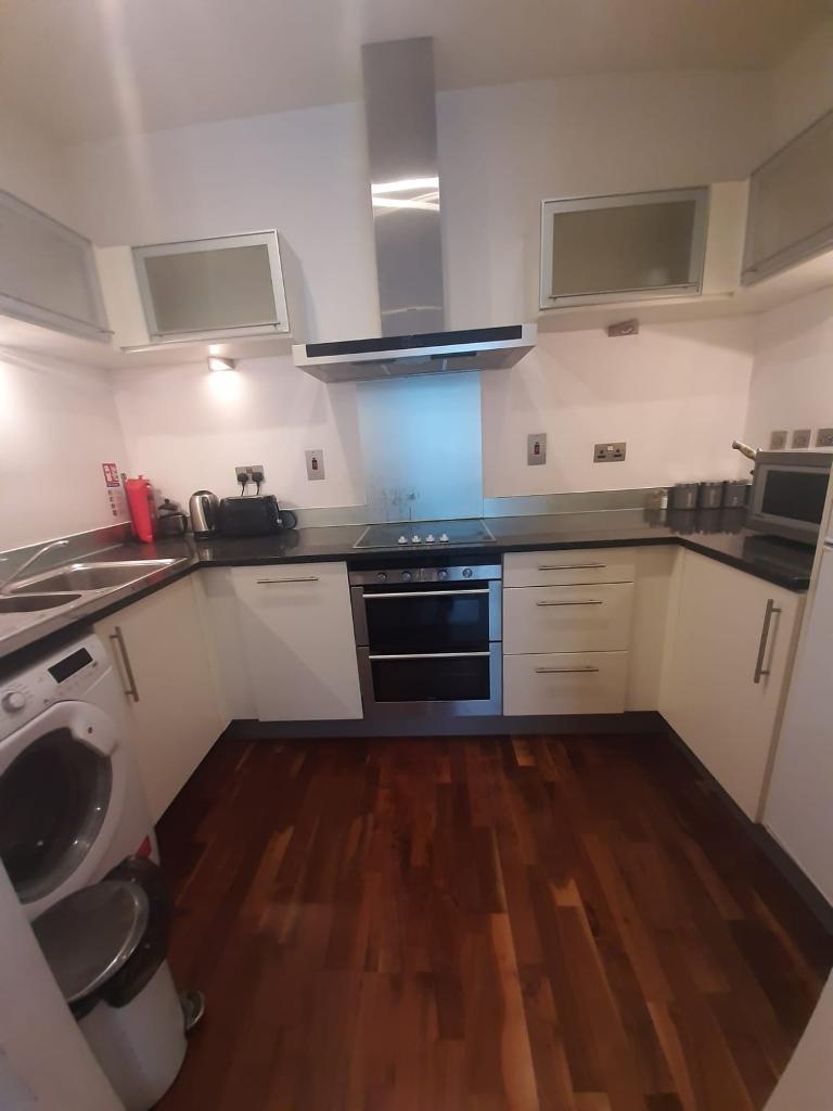 1 Bed Flat Property to Rent in London, E14 9RL by Adamson Knight Estate Agents