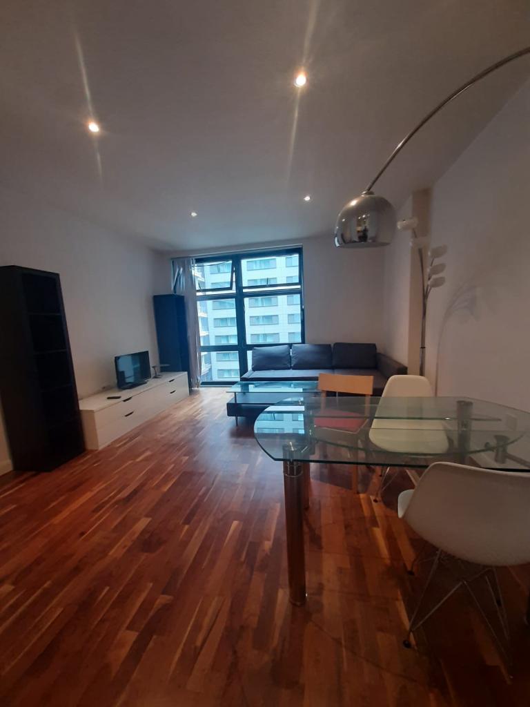 1 Bedroom Flat to Rent in London, E14 9RL by Adamson Knight Estate Agents