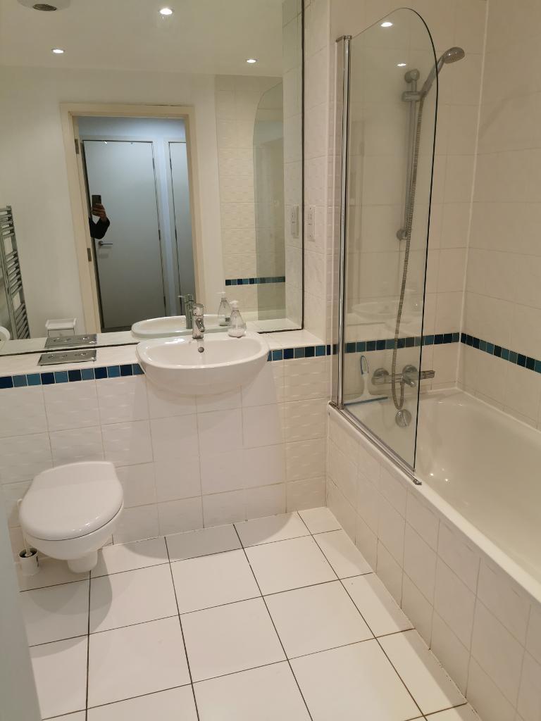 Flat to Rent in Holloway, Highbury, N7 8GP by Adamson Knight Estate Agents