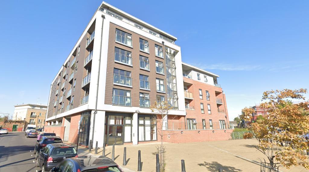 2 Bed Flat Property to Rent in Bow, Victoria Park, E3 2LS by Adamson Knight Estate Agents