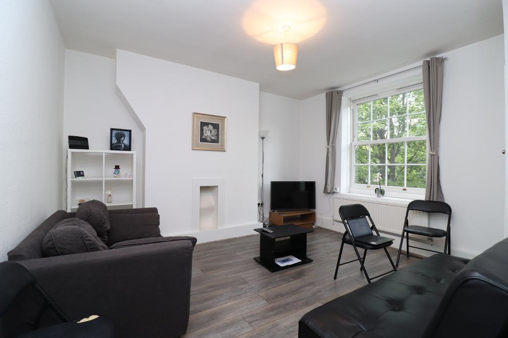 3 Bedroom Flat to Rent in Bow, E3 3BE by Adamson Knight Estate Agents