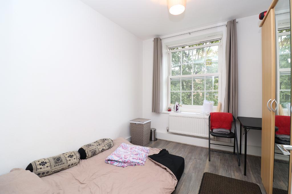 3 Bedroom Flat to Rent in Bow, E3 3BE by Adamson Knight Estate Agents