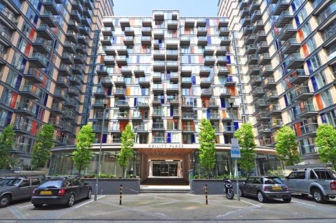 1 Bed Apartment Property for Sale in Canary Wharf, E14 9HW by Adamson Knight Estate Agents