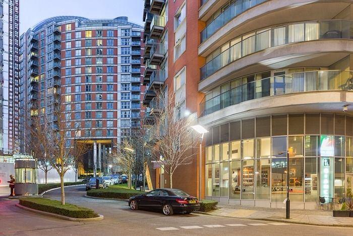 1 Bed Flat Property for Sale in Blackwall Way, Canary Wharf, E14 9QT by Adamson Knight Estate Agents