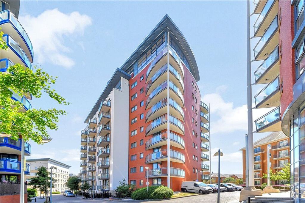 1 Bed Flat Property for Sale in South Quay, E14 3SP by Adamson Knight Estate Agents