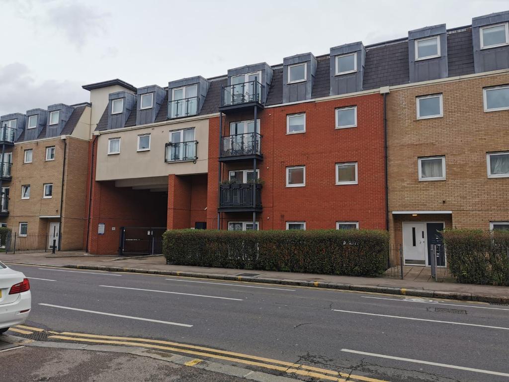 2  Bed Flat Property to Rent in Leytonstone, E11 3GA by Adamson Knight Estate Agents