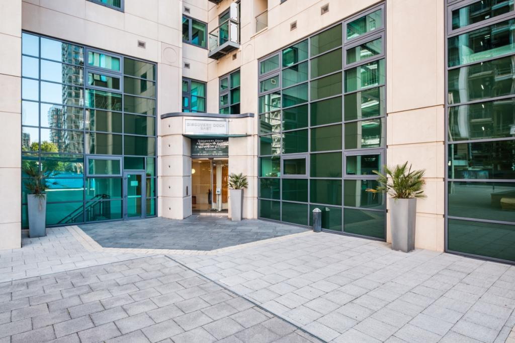 2 Bed Flat Property for Sale in London, E14 9LT by Adamson Knight Estate Agents