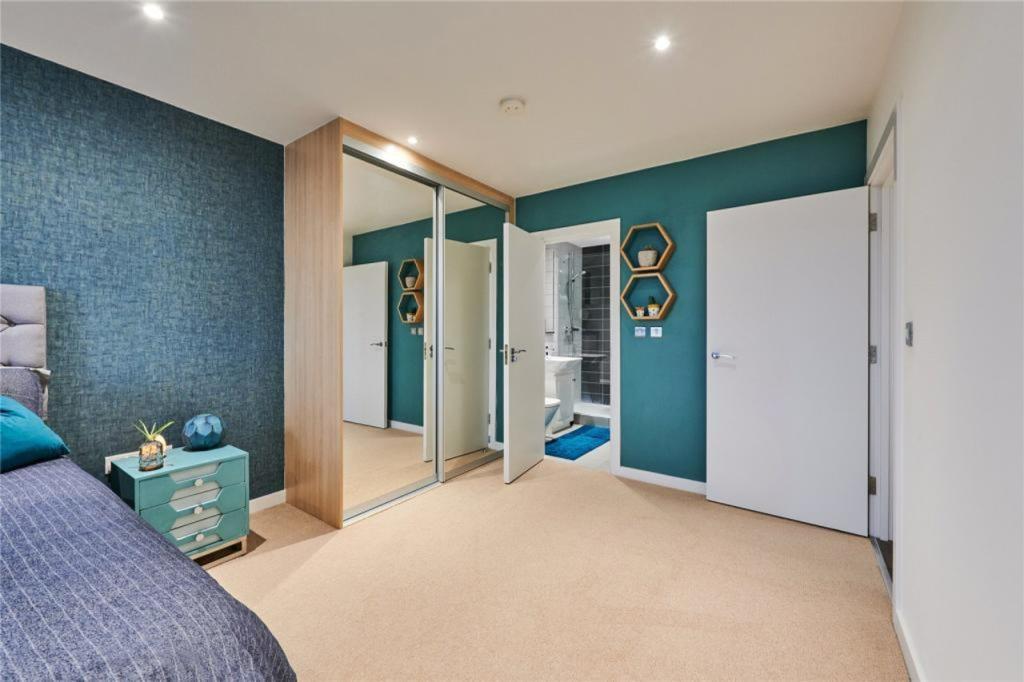 2 Bedroom Flat for Sale in Canary Wharf, E14 3NW by Adamson Knight Estate Agents