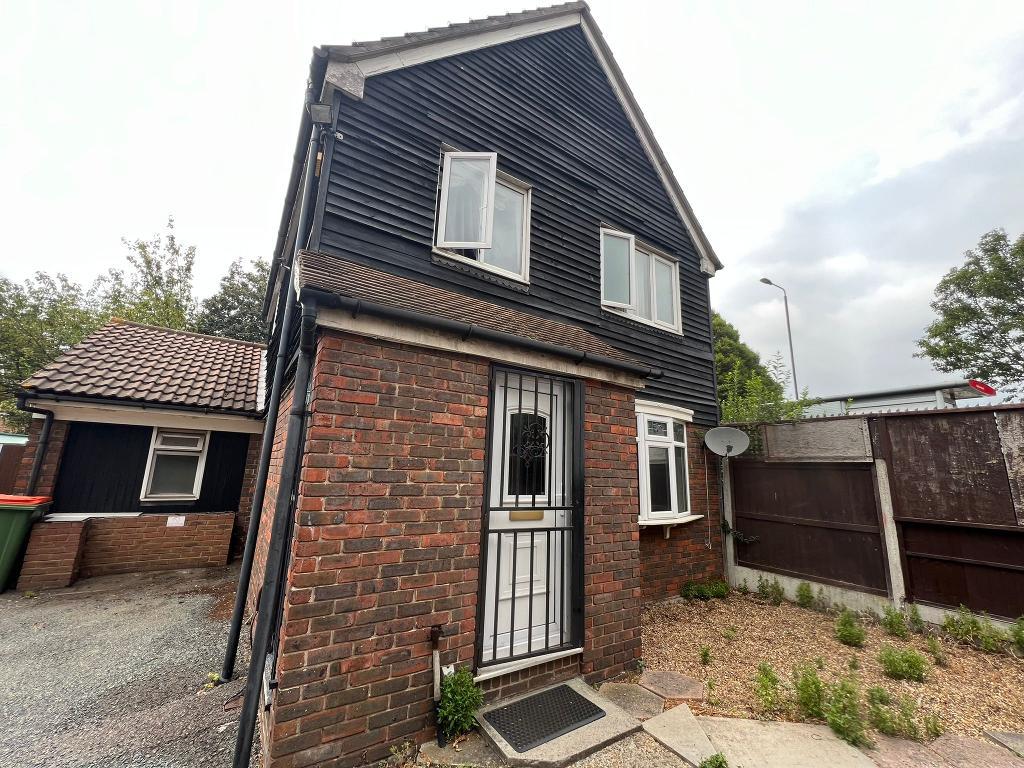 4 Bed Detached Property for Sale in London, E16 3SZ by Adamson Knight Estate Agents
