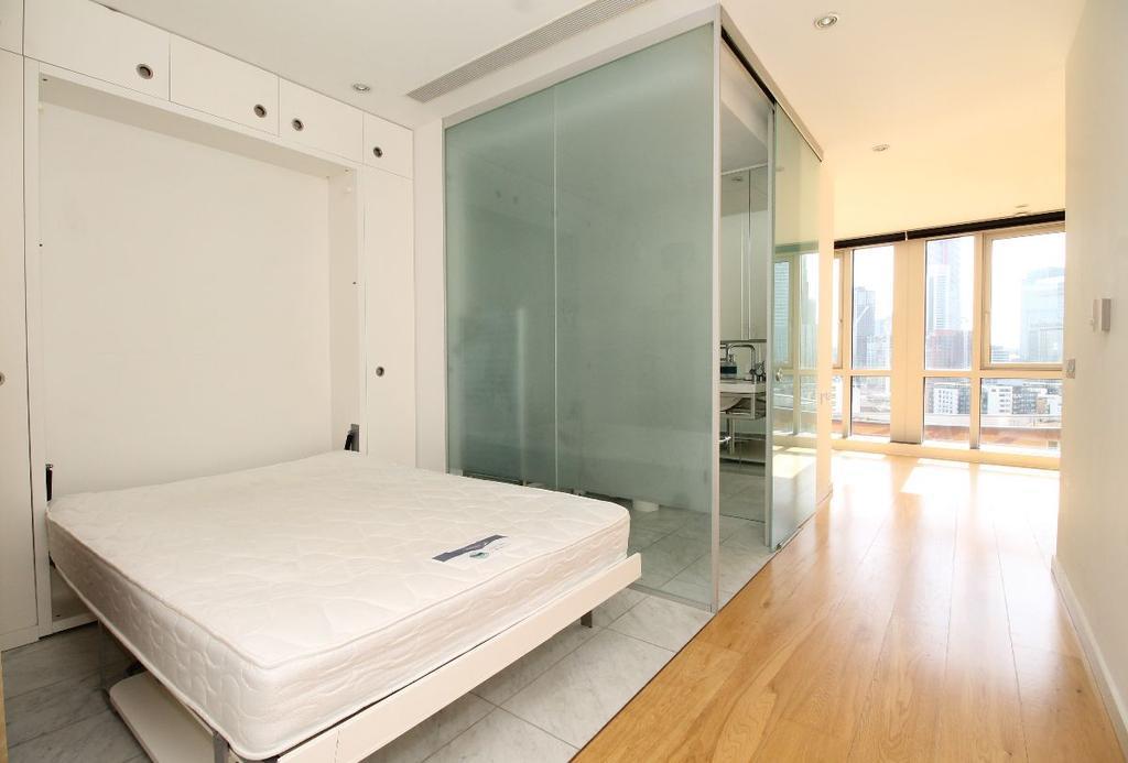 Apartment to Rent in Canary Wharf, E14 9JD by Adamson Knight Estate Agents