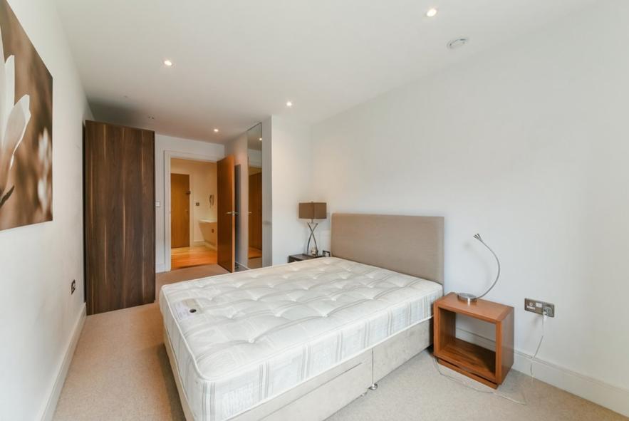 2 Bedroom Apartment to Rent in London, E14 9DQ by Adamson Knight Estate Agents