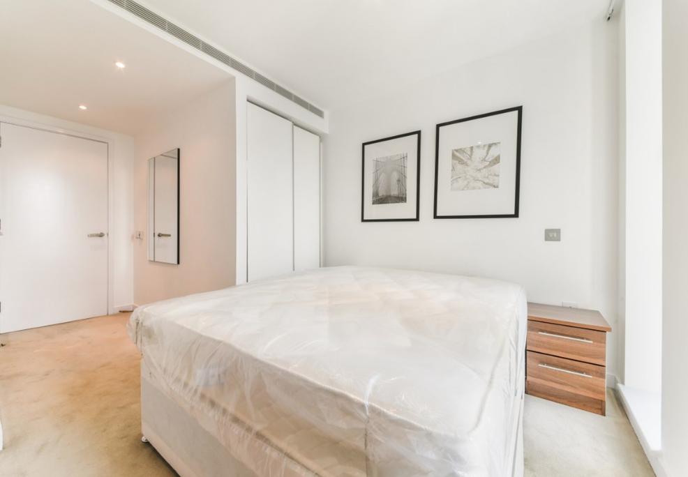 2 Bedroom Apartment to Rent in London, E14 9NW by Adamson Knight Estate Agents