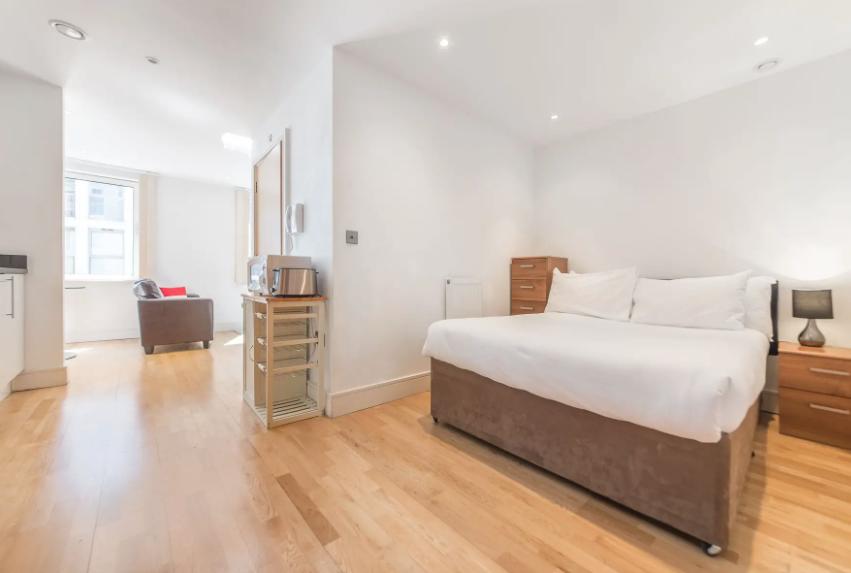 1 Bedroom Studio to Rent in London, E14 9DR by Adamson Knight Estate Agents
