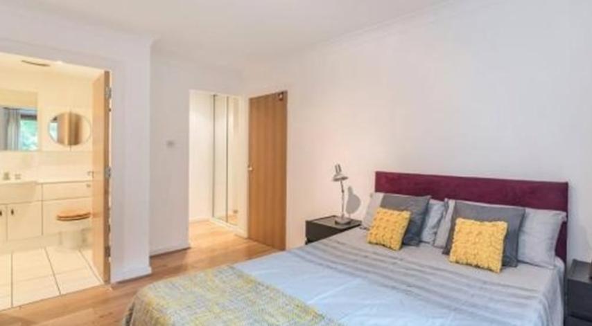 2 Bedroom Flat to Rent in London, E14 5SE by Adamson Knight Estate Agents