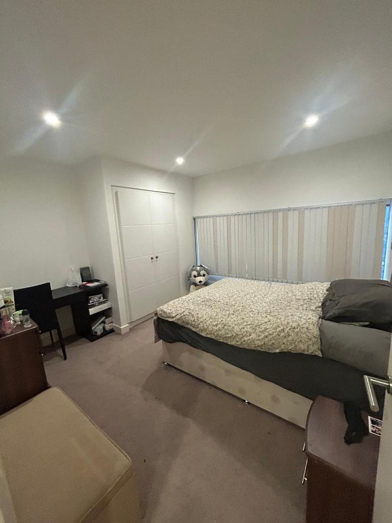1 Bedroom Apartment to Rent in Canary Wharf, E14 3TS by Adamson Knight Estate Agents
