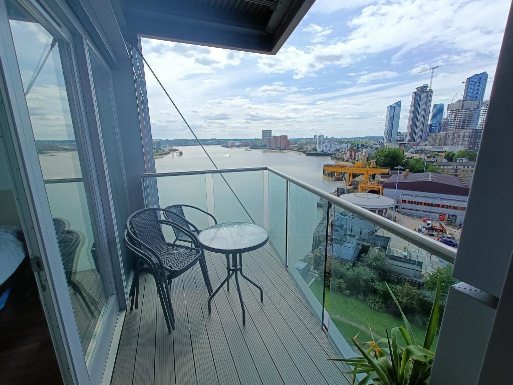 New Providence Wharf, 1 Fairmont Avenue, Blackwall, Canary Wharf, London, E14 9PA