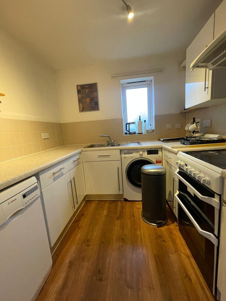 Apartment to Rent in South Quay, E14 8PJ by Adamson Knight Estate Agents