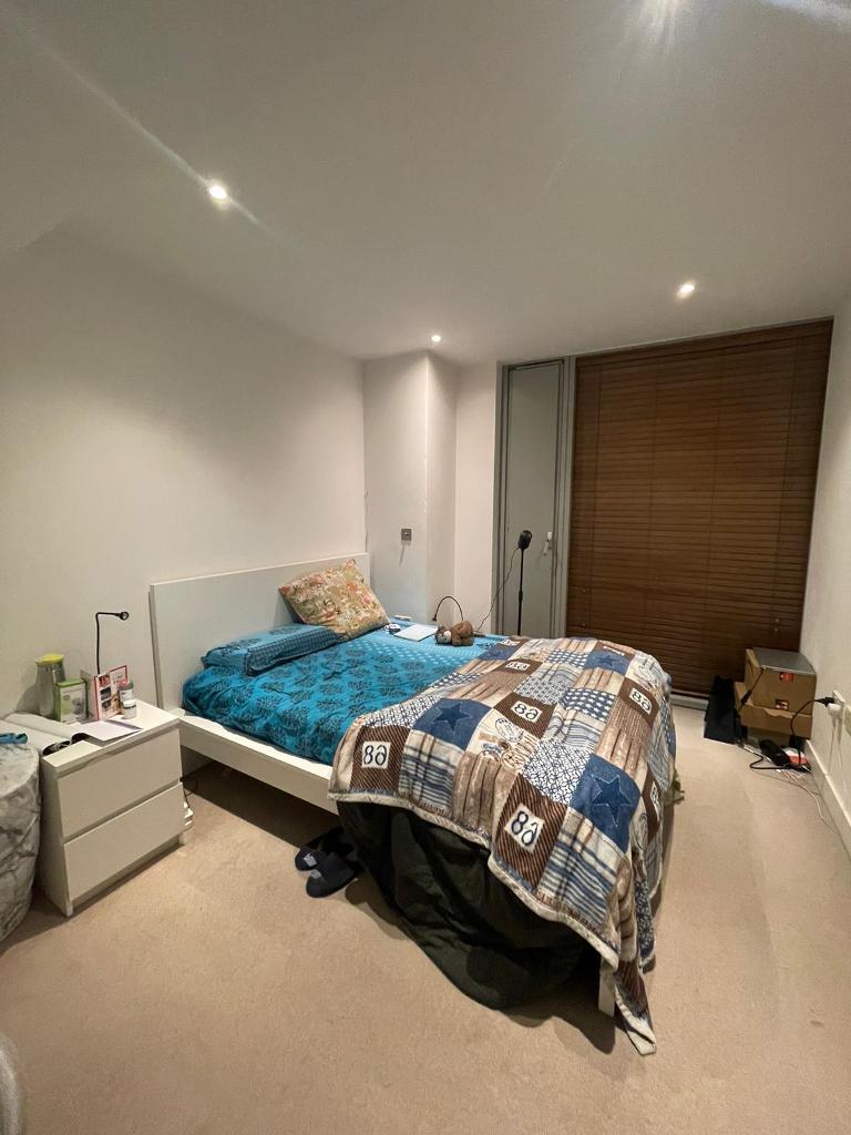 1 Bedroom Apartment to Rent in South Quay, E14 9BT by Adamson Knight Estate Agents