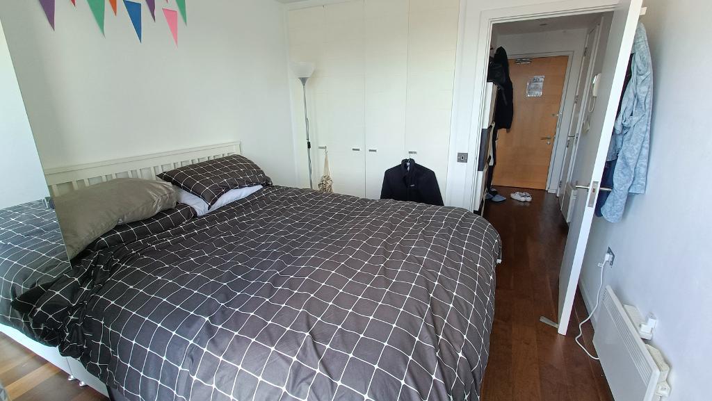 1 Bedroom Flat to Rent in Canary Wharf, South Quay, E14 8JR by Adamson Knight Estate Agents