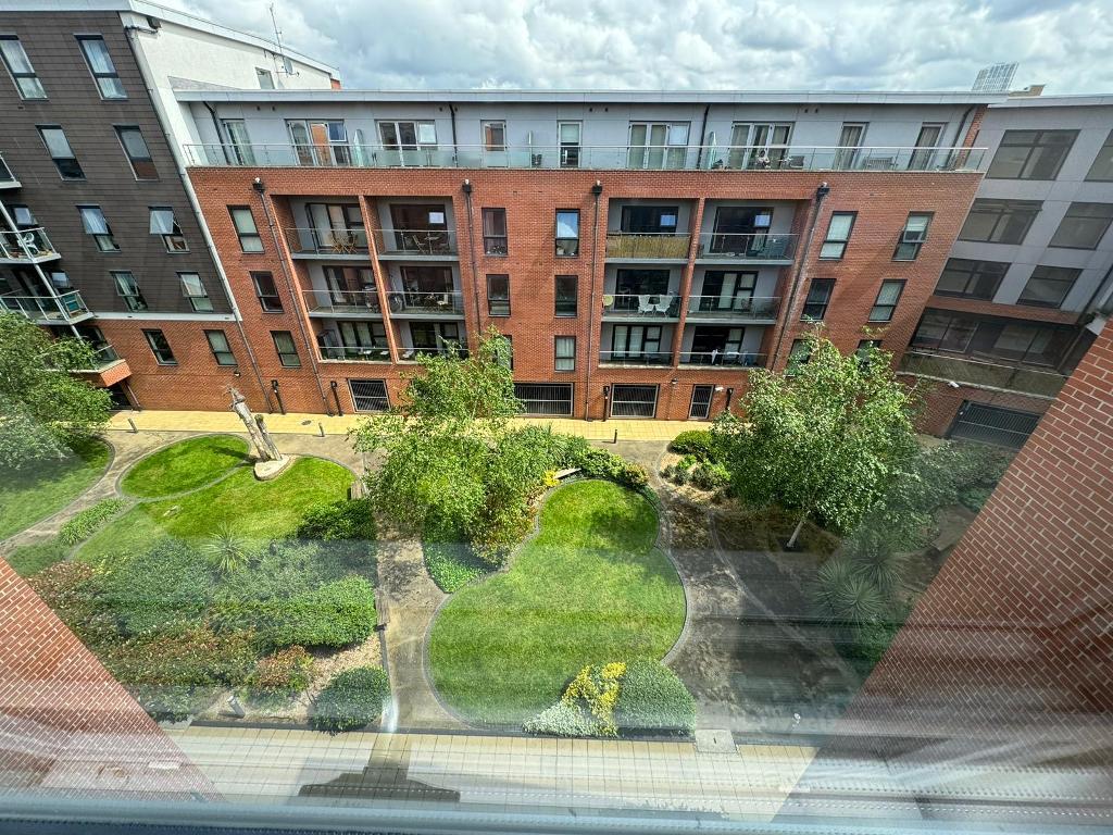 1 Bed Flat Property to Rent in London, E3 2HN by Adamson Knight Estate Agents