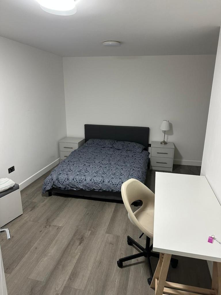 Apartment to Rent in London, E3 2SG by Adamson Knight Estate Agents