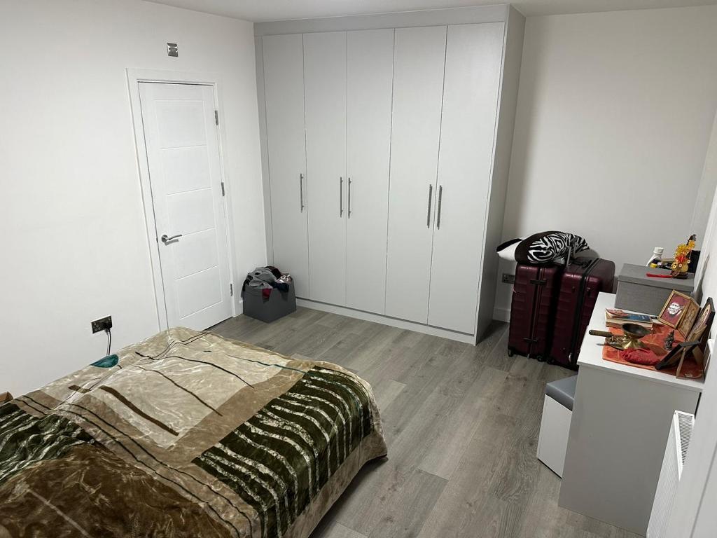 Apartment to Rent in London, E3 2SG by Adamson Knight Estate Agents