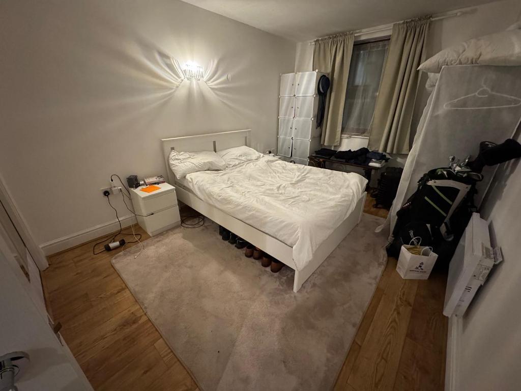 1  Bed Flat Property to Rent in Aldgate, E1 7QL by Adamson Knight Estate Agents