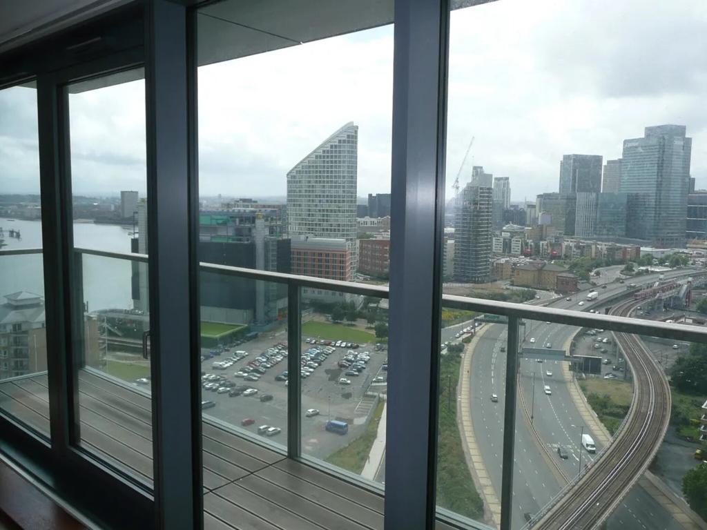 Blackwall Way, Blackwall, London, United Kingdom, e14 9ba