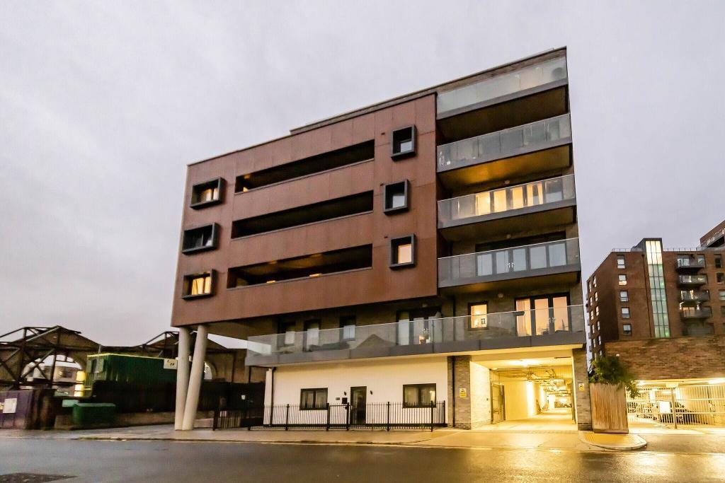 St. Ives Place, Poplar, London, United Kingdom, E14 0LP