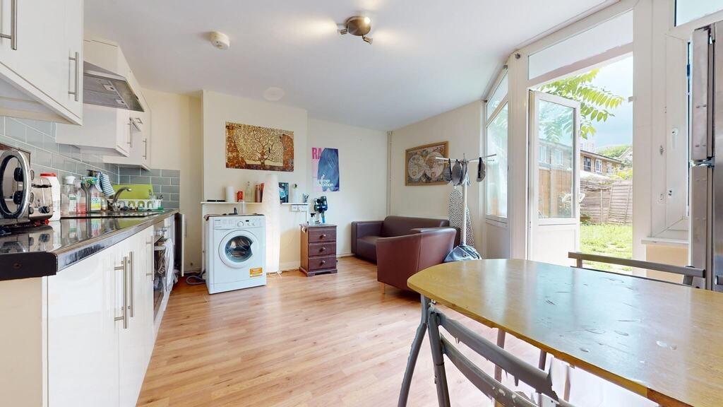 Cleveland Way, Whitechapel, London, United Kingdom, E1 4TZ