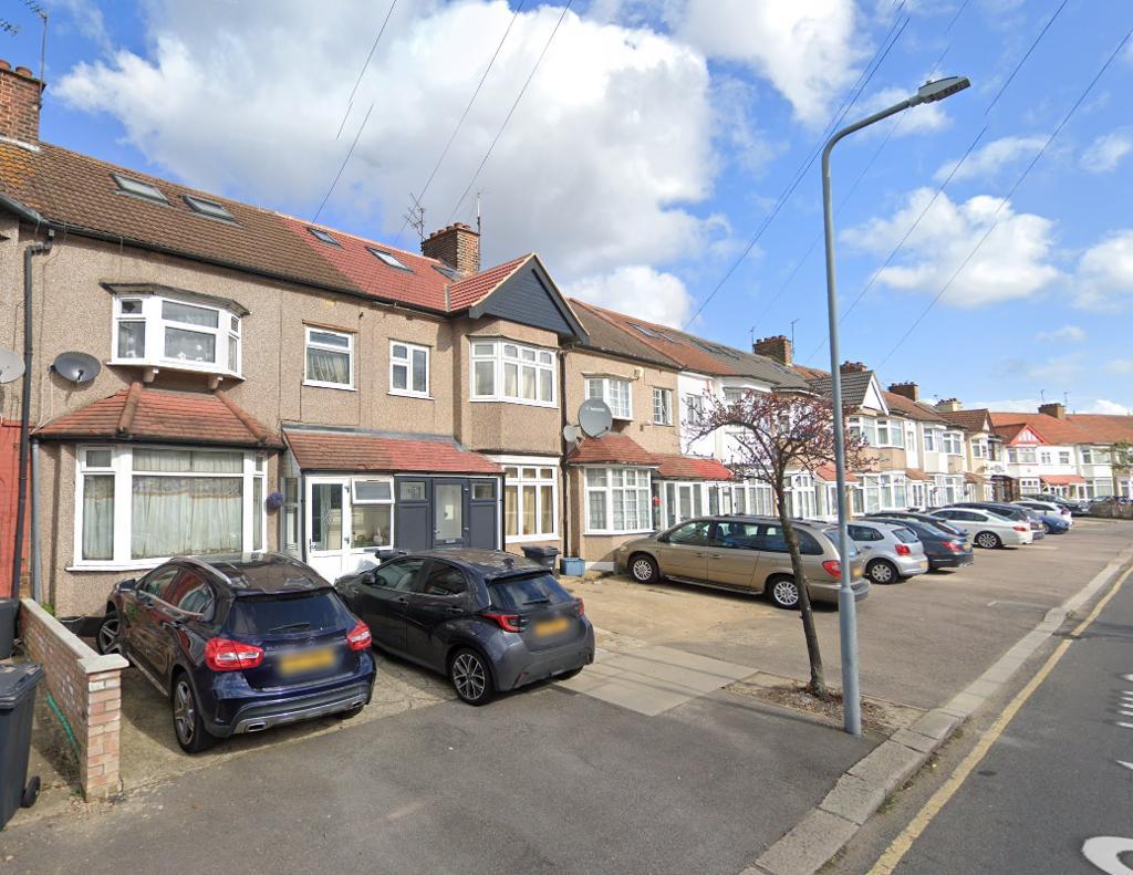 Gants Hill Crescent, Gants Hill, Ilford, IG2 6TS