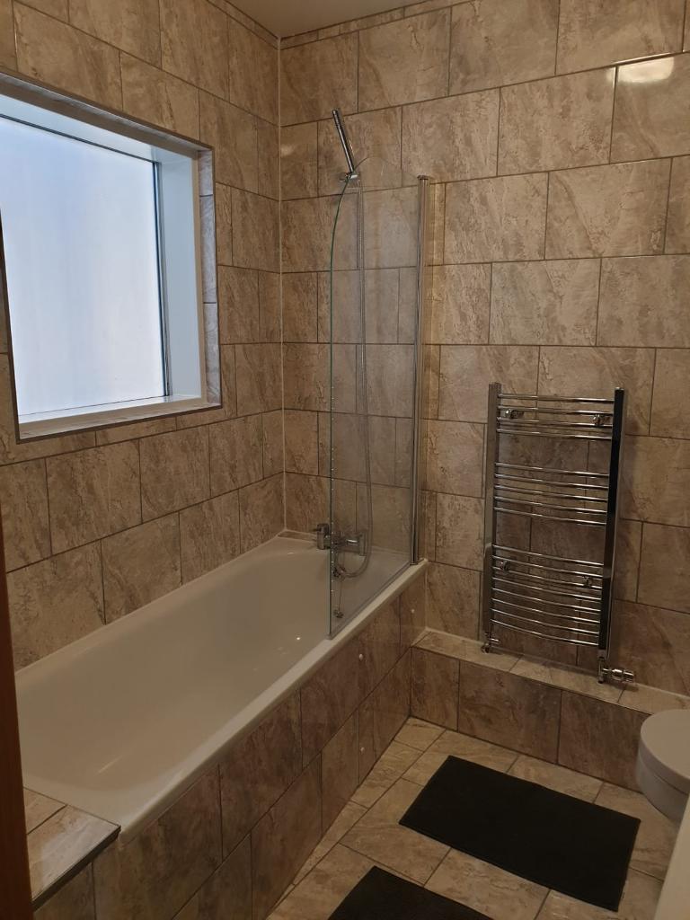 Apartment to Rent in London , E8 2AB, E8 2AB by Adamson Knight Estate Agents