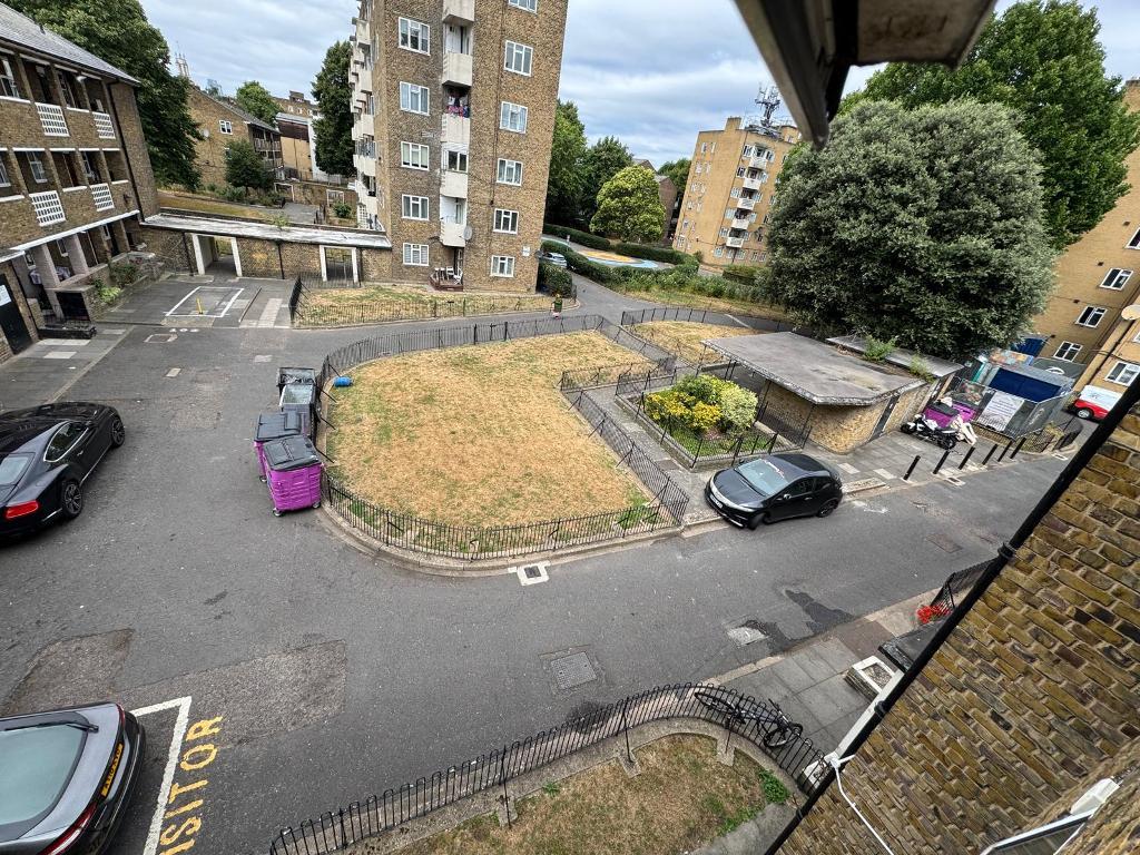 Flat to Rent in London, E14 6HG by Adamson Knight Estate Agents