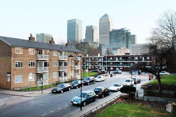 Flat to Rent in London, E14 6HG by Adamson Knight Estate Agents