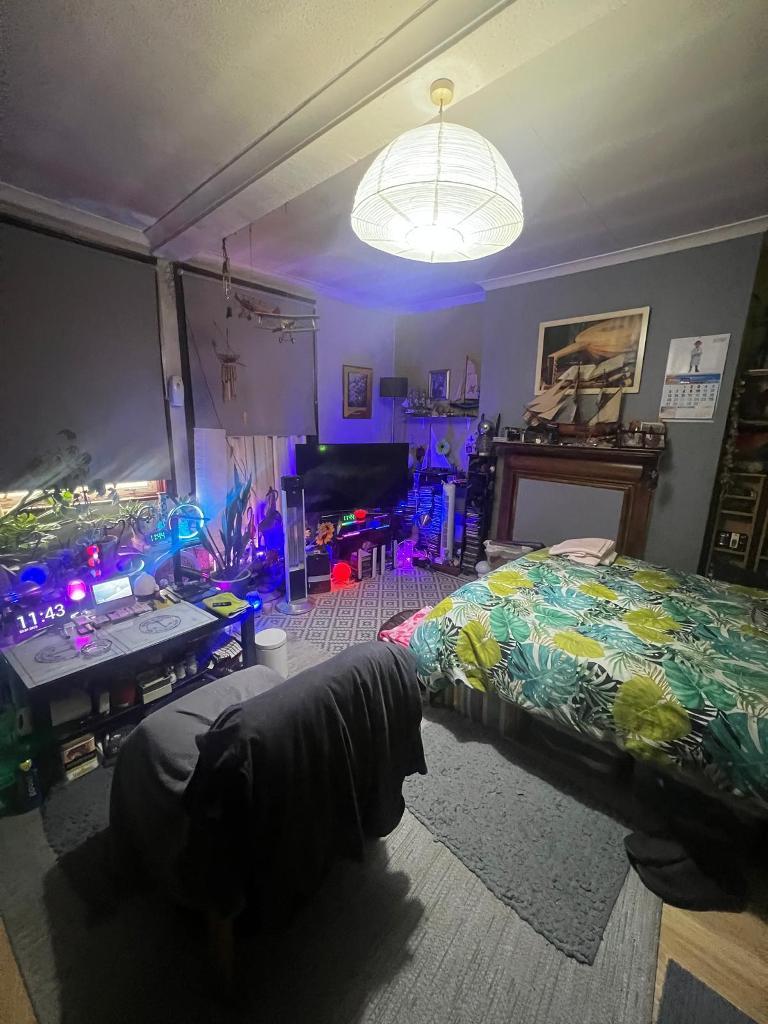 Detached for Sale in London, E5 0LP by Adamson Knight Estate Agents