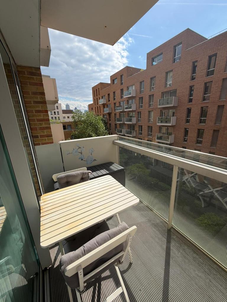 8 Nelson Walk, Bow, London, Select, E3 3FG