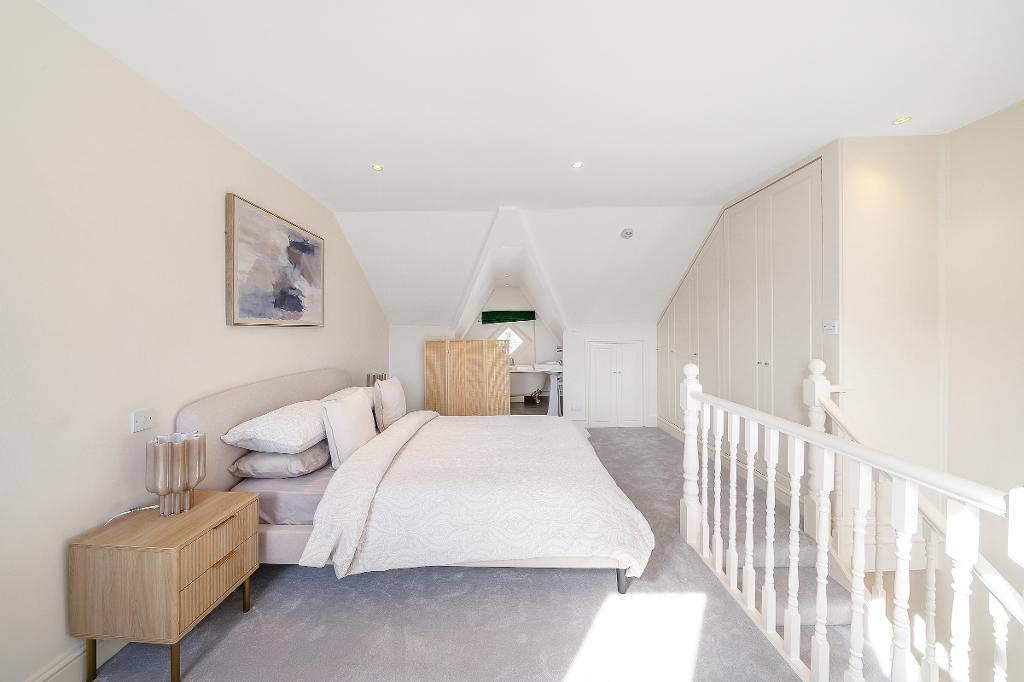Flat to Rent in London, SW6 3ER by Adamson Knight Estate Agents
