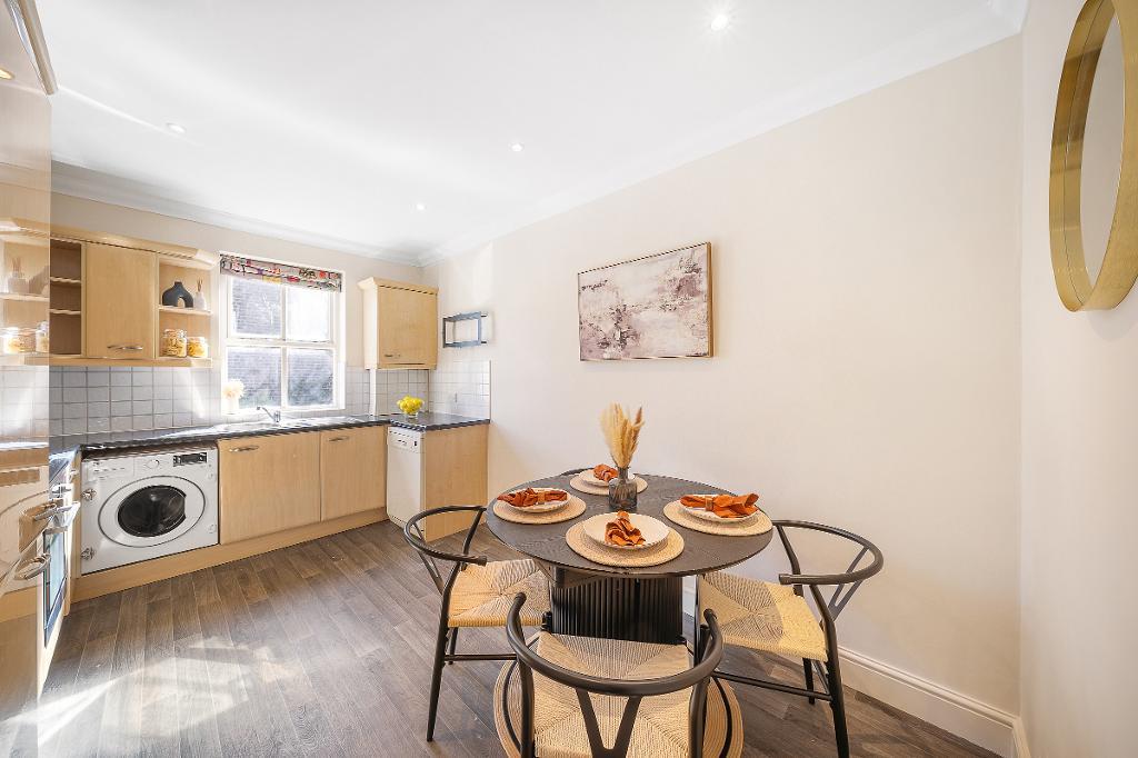 Flat to Rent in London, SW6 3ER by Adamson Knight Estate Agents