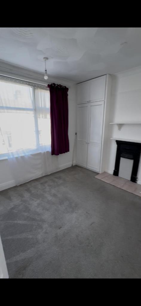 Terraced to Rent in Essex, RM17 5YR by Adamson Knight Estate Agents